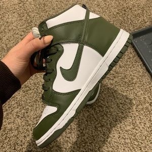 Dunk high GS “cargo khaki”